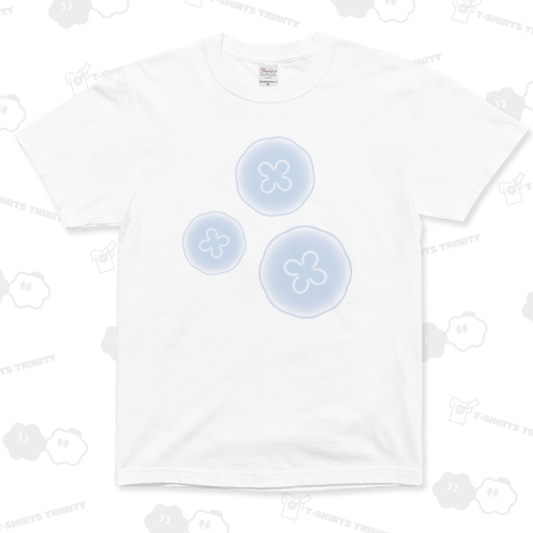 浮遊するミズクラゲ