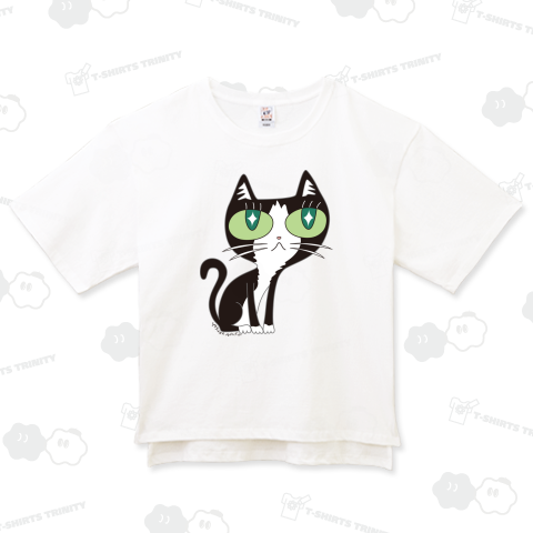 黒白のハチワレ猫