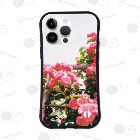 フェンスに絡むバラ