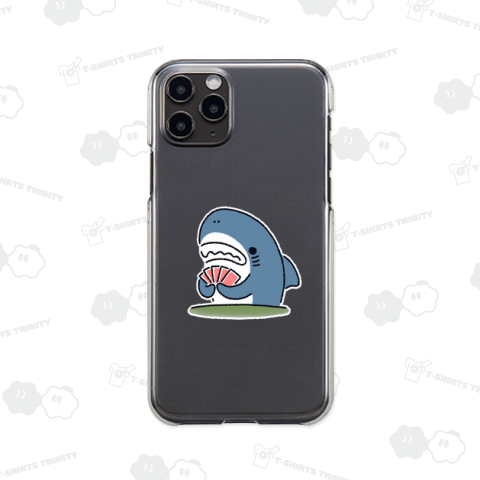 カード遊びをするサメ