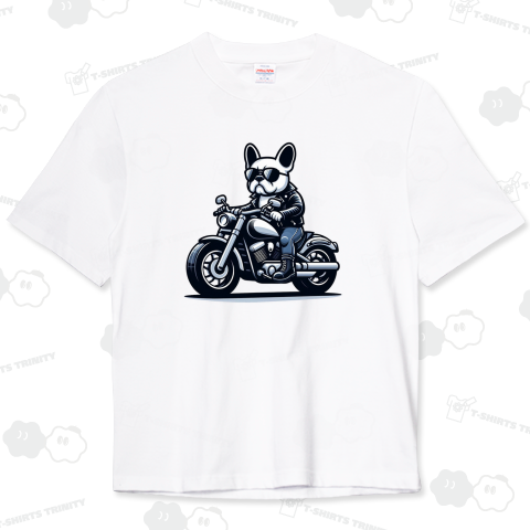 アメリカンバイクに颯爽と乗るフレンチブルドッグ