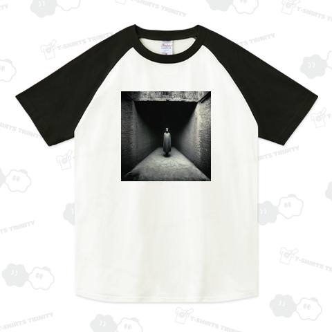 路地裏のモンスターTシャツ