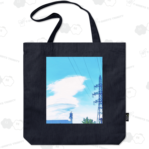 かなとこ雲と鉄塔