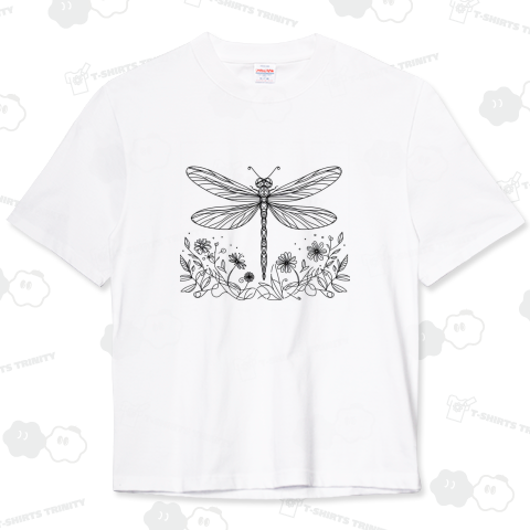 月の柔らかな光に照らされて、まるで夢の中にいるかのような猫