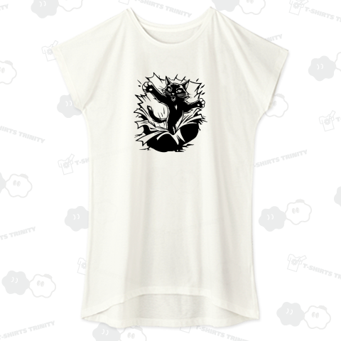 袋から飛び出す黒猫