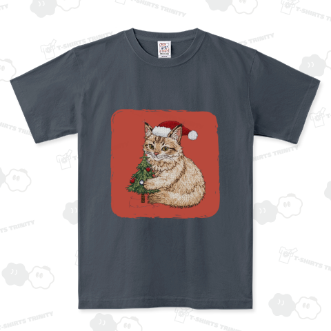 ツリーを守る子猫